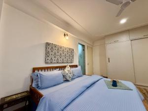 3 BR Bordermans Retreat in Center with Cook by Palm Leisure