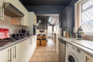 Testimony 3 Bedrm 2 bathroom Cozy Cushy Calm Home