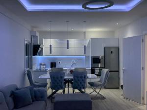 Bright Seaside Apartment, 100m from the Beach with Sea Views