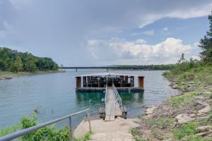 Greers Ferry Lake Access: Cabin w Boat Slip!