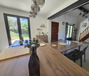 Maison au calme avec 3 chambres, jardin et garage