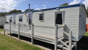 6-Bed Seaside Caravan Free Wifi Pets Welcome - Hôtels 3 étoiles à Skegness