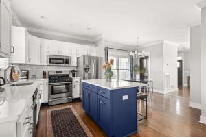 Walkable Nations Retreat Rooftop & Near Broadway