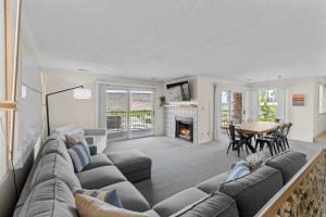 Cozy Condo - Stay for 9