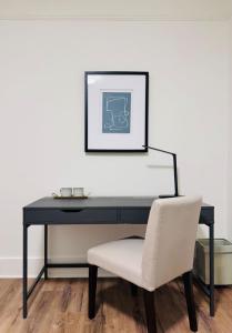 Deluxe Queen Room Vancouver West