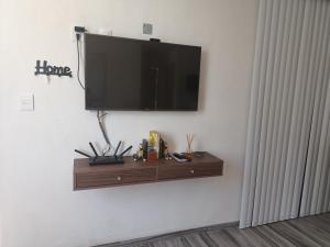 Apartment with private entrance and access to roof-garden