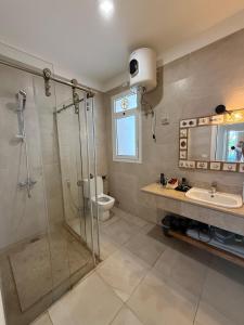 Seashell Sidi Abdelrahman , Luxury Ground Chalet 3 BRs With Maid Room for Families only , Direct on Pool