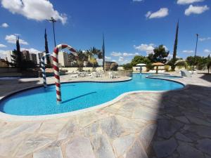 Golden Dolphin Supreme 1004 com cozinha ao lado do Shopping Singapura