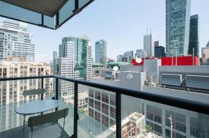 Downtown Condo Near Distillery and Waterfront - The Roland