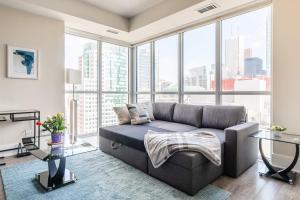 Downtown Condo Near Distillery and Waterfront - The Roland