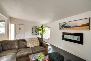 Game Room & Fire Pit: Family-Friendly Loveland Gem