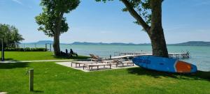 Platán Garden Apartman with lakeview - 3hvězdičkové hotely ve městě Balatonboglár