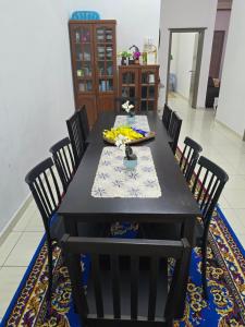 NEEK TOMS HOMESTAY MELAKA Near UITM Lendu - MRSM ALOR GAJAH- ENTER EXIT VIA LEBUH AMJ- SELF CHECK-IN
