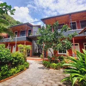 Ninh Binh Mountain Side Homestay & Cafe