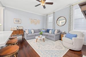 Hot Tub & Rooftop & Parking - 3 Blocks to King