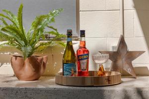 Villa Palma - A Leafy Chic Retreat by the Foreshore