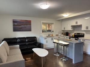 Private two bedroom basement suite Sleeps six people