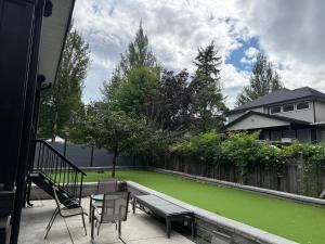 Private two bedroom basement suite Sleeps six people