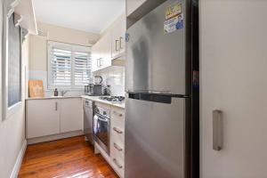 Liora Grove - Leafy Escape near Centennial Park