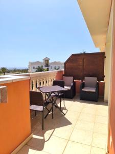 ESTRELLA CANARIA - Los Cristianos, pool, fibre net, tv channels