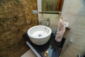 La by Deepi - Green Haven Villa