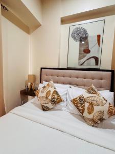 A Dreamy Elegant Studio