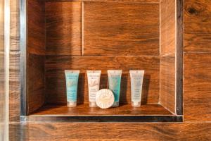 Spacious 2 Bedroom Condo in DTLA, Large Private Patio, Pets Welcomed