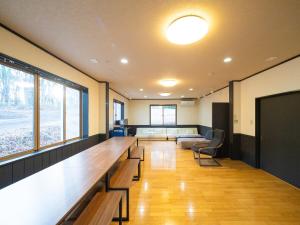 venasuｵｰﾍﾞﾙｼﾞｰﾇ館 卓球カラオケ シアター 石風呂 ドッグラン BBQ