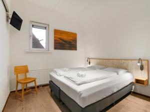 Lakeside Bungalow with Private Sauna