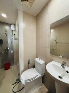 Serene Escape with Nature-Inspired Decor