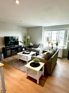 Modern One-Bedroom Retreat in Bear Mountain