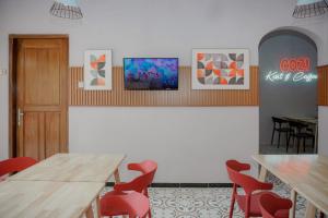 Urbanview Livy House Blitar