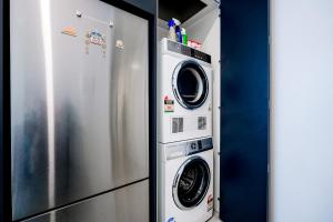 Spacious 2 Bedroom Close to City and Sky Tower