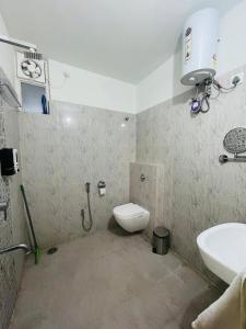 Ganga Ghat 2 BHK Apartment Near Kashi Vishwanath Temple With Parking And Lift