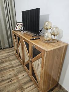 Ganga Ghat 2 BHK Apartment Near Kashi Vishwanath Temple With Parking And Lift