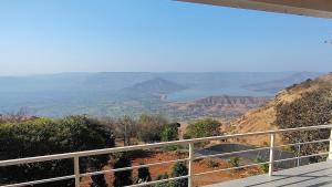 Valley View Villa Wai