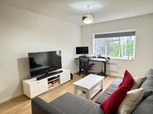 Spacious and Modern 1Bed Flat near Ealing