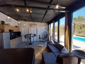 Casa di Ljubica - Private paradise in Pula - Luxury and romance for couples, jacuzzi, massage, pool, bbq and fenced yard