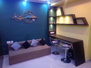 Apartment with Swimming Pool Near Kolkata Airport, Xanadu - 829