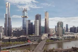 Incredible City Views in Convenient CBD Apartment