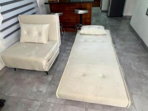 Airport SJO Residence Cars4Rent "Edward & Familia Inn"