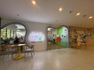 Uptown Palms 1BR Suite Fuente, Walk to CebuDoc