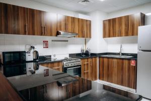 Private Beach 2BR-Yacht Club-Work Space Pool-Gym