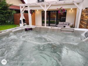 Dom nad jeziorem WIDOKówka