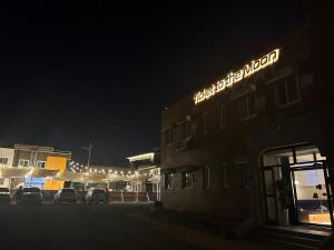 Ticket to the Moon 독채