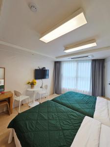 40, 2 minutes run to the beach, close to the sea, 5 minutes to Club D Oasis swimming pool, nice and long walk along the beach