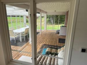 Peaceful cottage,field views, Near Lake with Boat