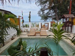Annas Beach House - luxury private beachfront villa
