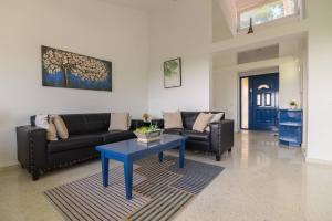 Casa Jobo Scenic ViewsPrivate Pool TablePool