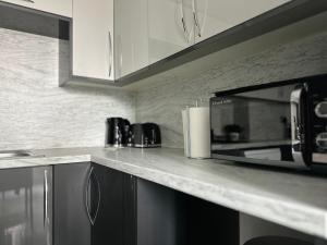 Modern House with four BR two parking bays in Bolton